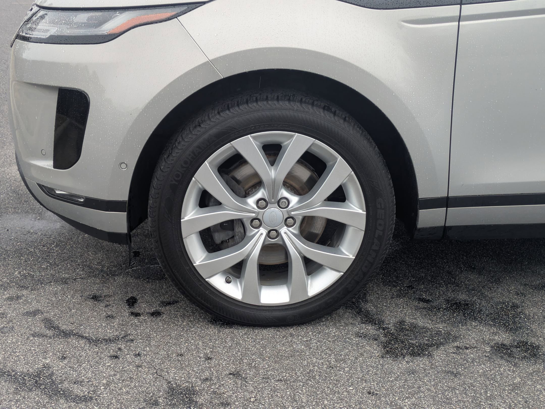 Used 2020 Land Rover Range Rover Evoque SE image 34