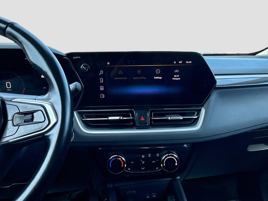 Used 2024 Chevrolet TrailBlazer LT w/ LT Cold Weather Package image 15