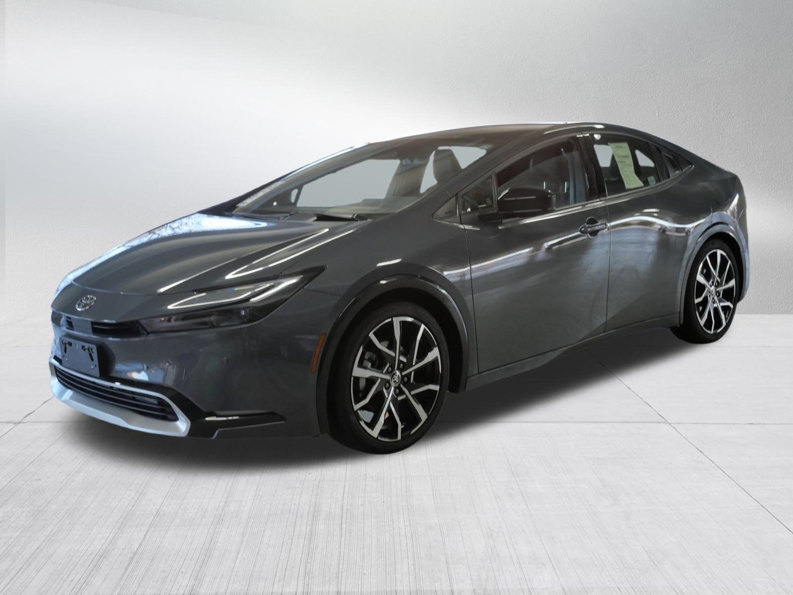 Used 2023 Toyota Prius Prime Premium image 3