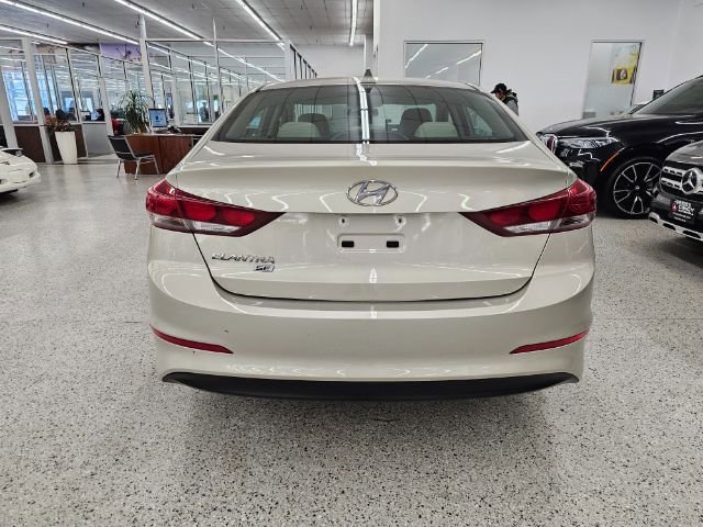 Used 2017 Hyundai Elantra SE w/ Cargo Package image 5