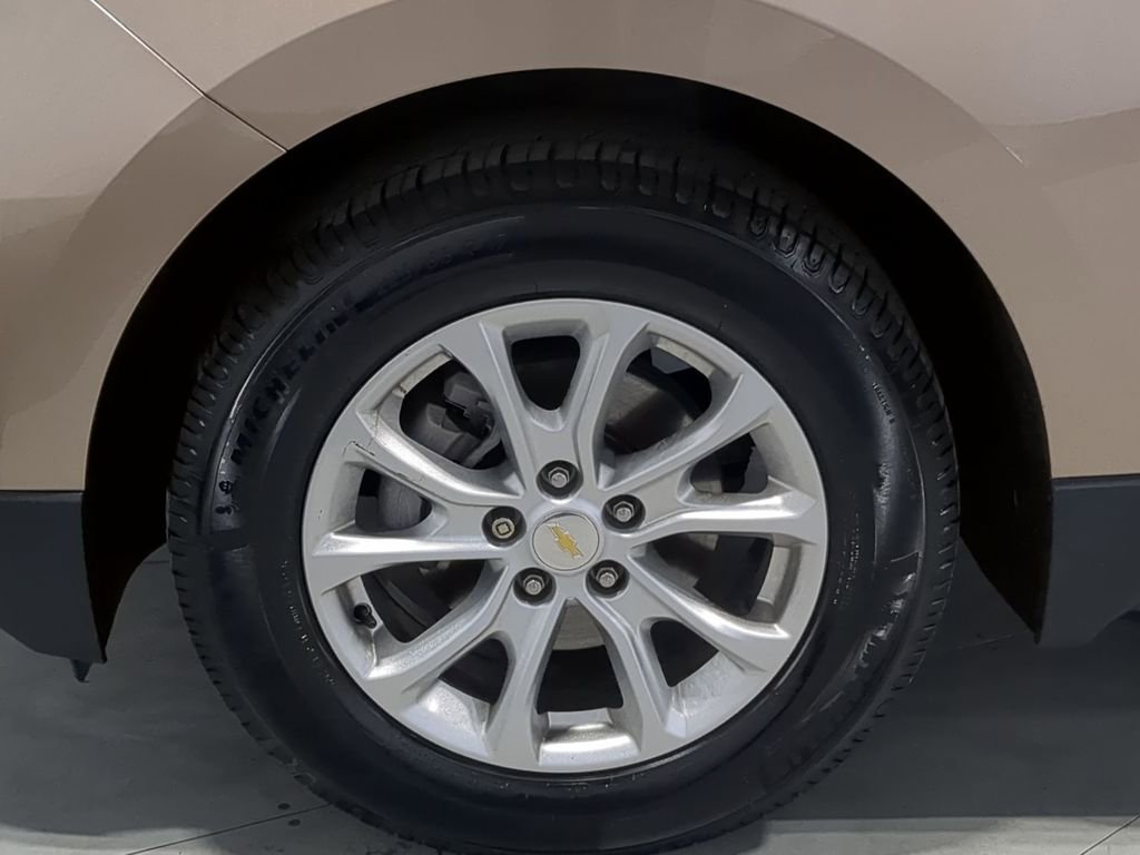 Used 2019 Chevrolet Equinox LT FWD image 17