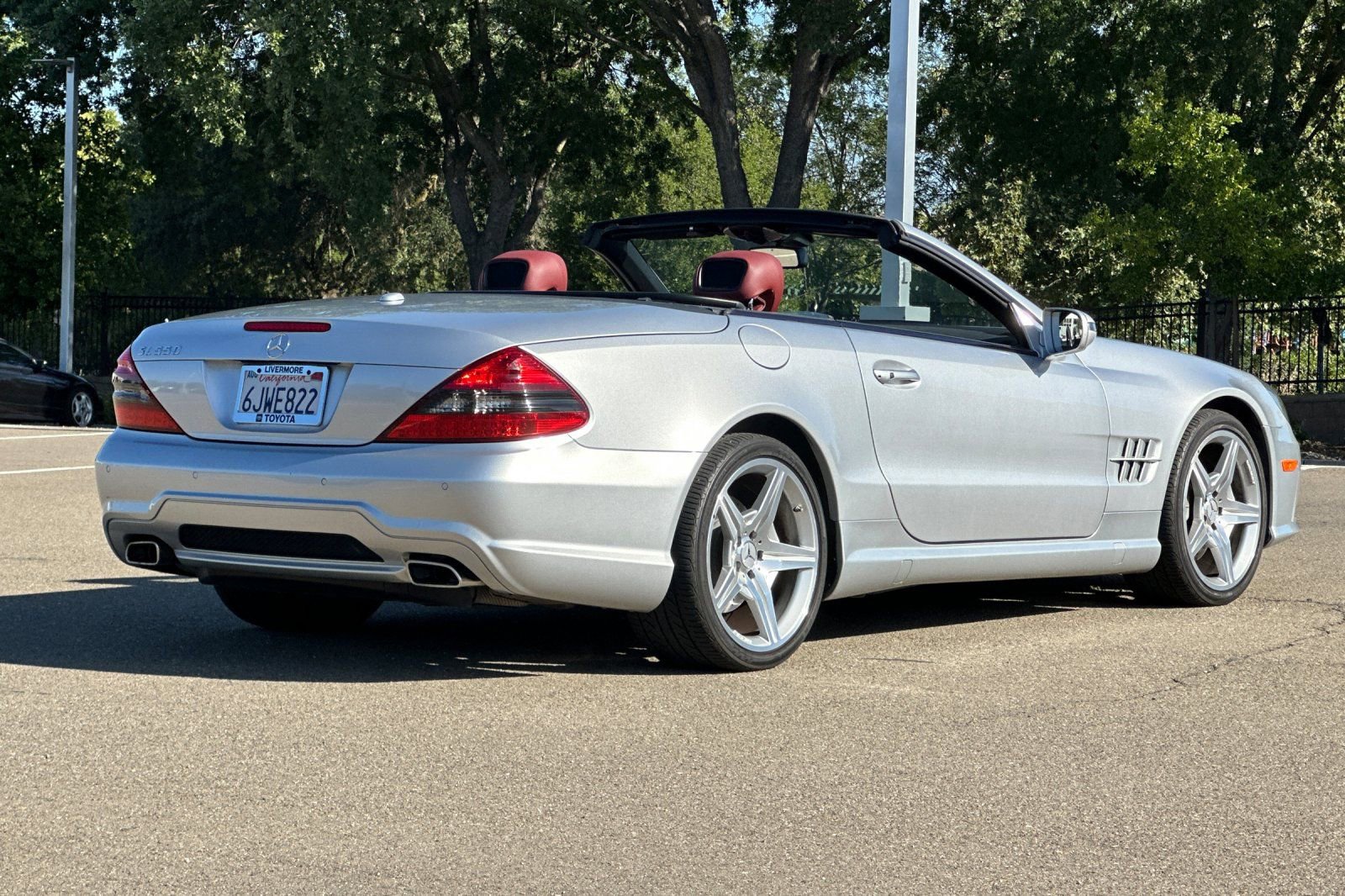 Used 2009 Mercedes-Benz SL 550 image 4