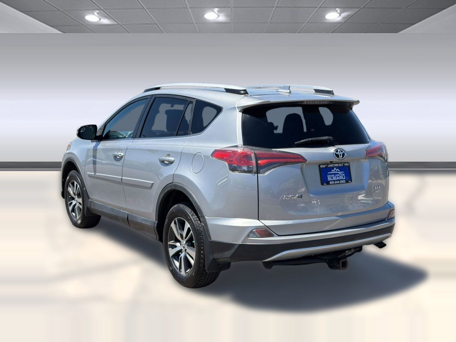 Used 2016 Toyota RAV4 XLE w/ Protection Package AWD/4WD image 3