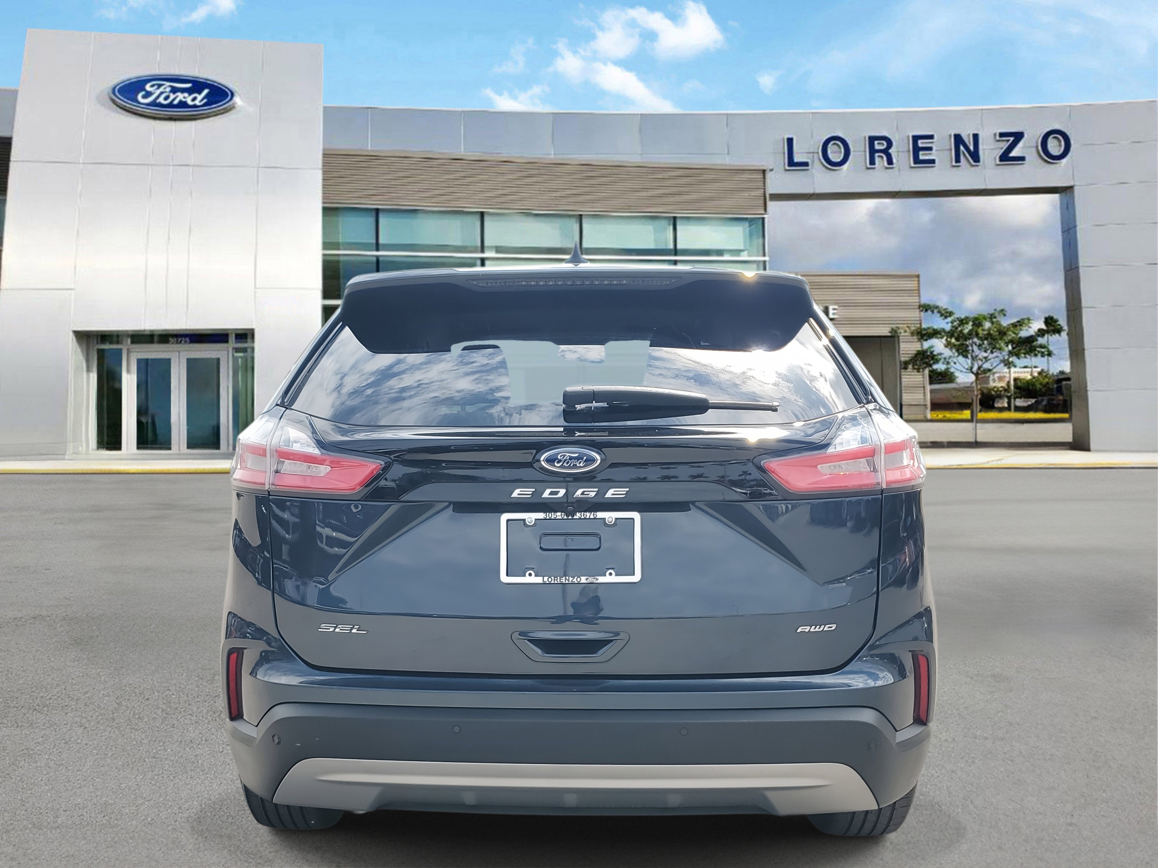 Used 2024 Ford Edge SEL w/ Convenience Package image 6