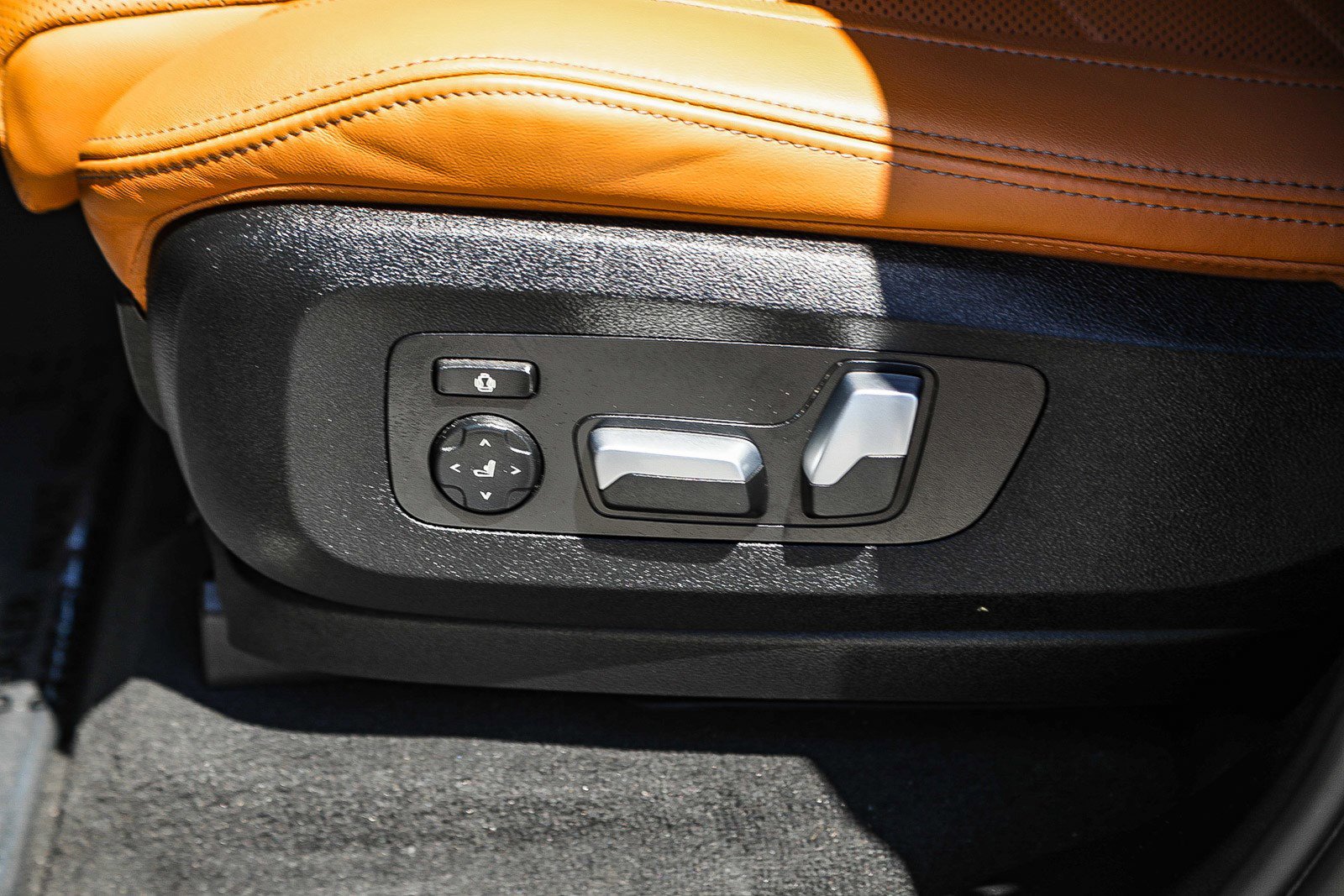 Used 2023 BMW X5 sDrive40i w/ Climate Comfort Package RWD image 19