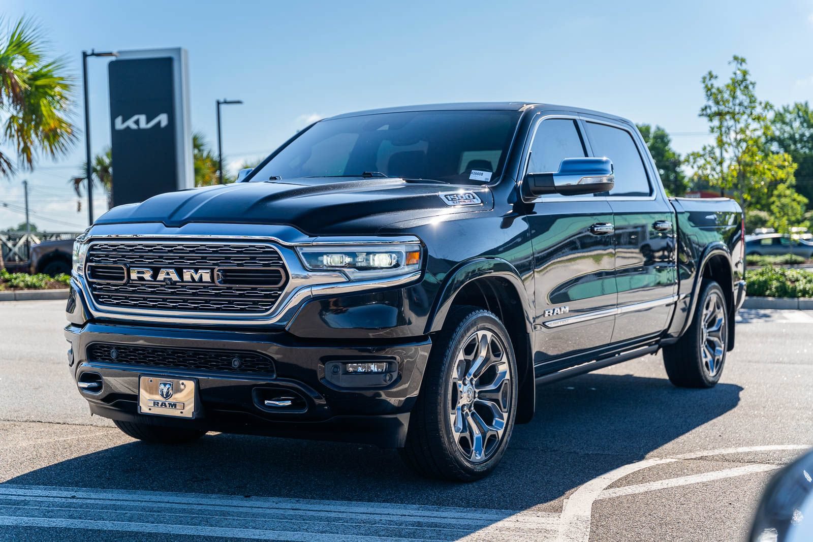 Used 2020 RAM 1500 Limited AWD/4WD image 3