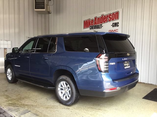 New 2026 Chevrolet Suburban LT w/ Comfort Package AWD/4WD image 3
