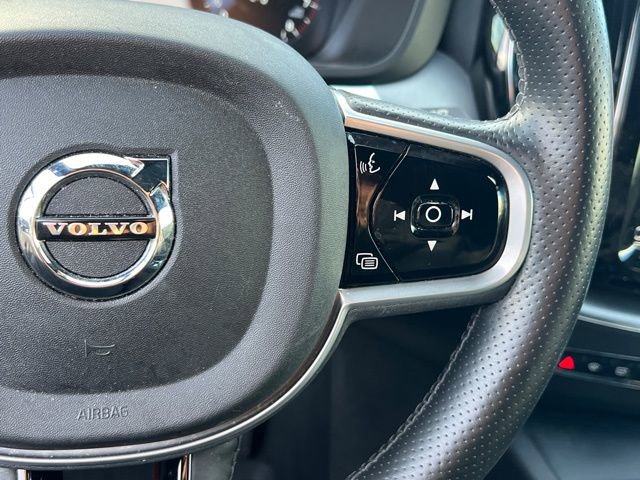 Used 2018 Volvo XC60 T6 Momentum w/ Convenience Package image 19