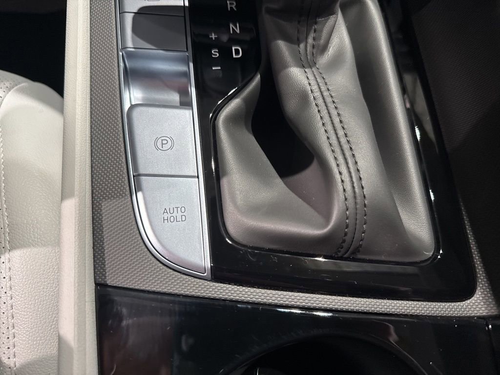 New 2026 Hyundai Elantra Limited FWD image 20