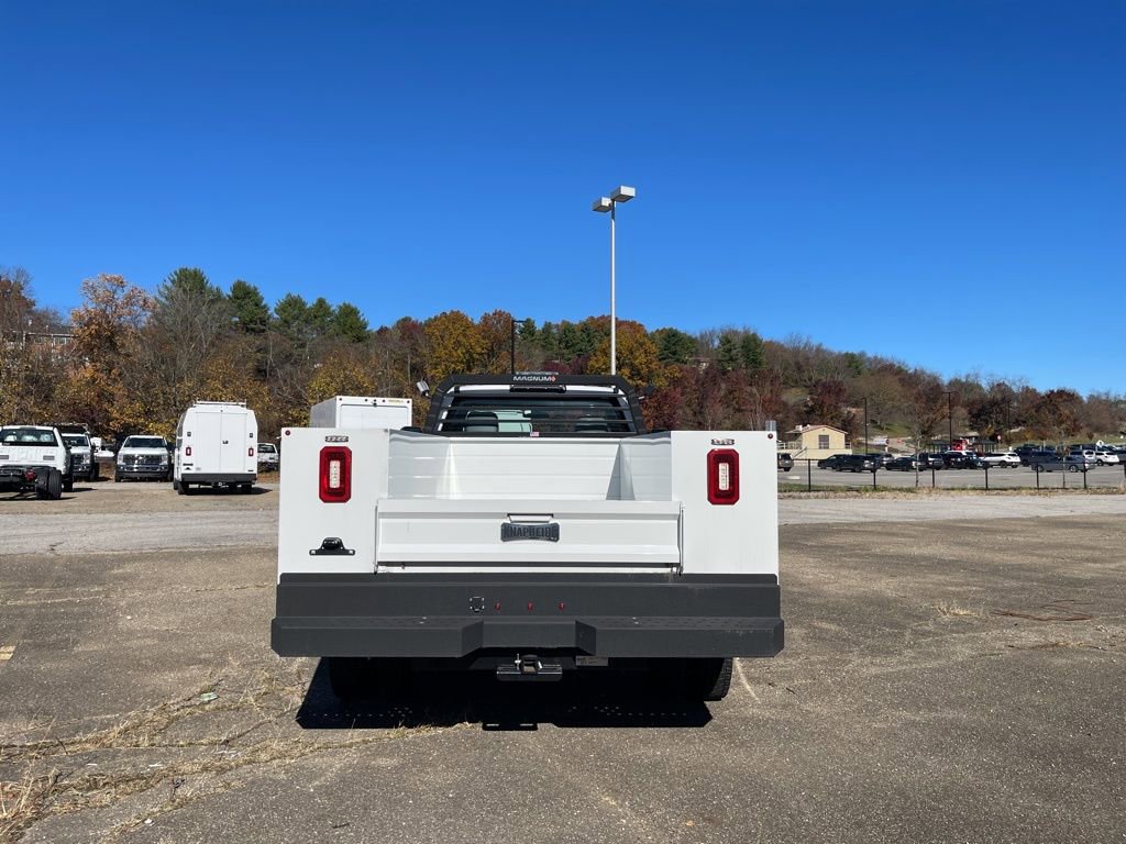 New 2024 Ford F550 4x4 Regular Cab Super Duty image 5