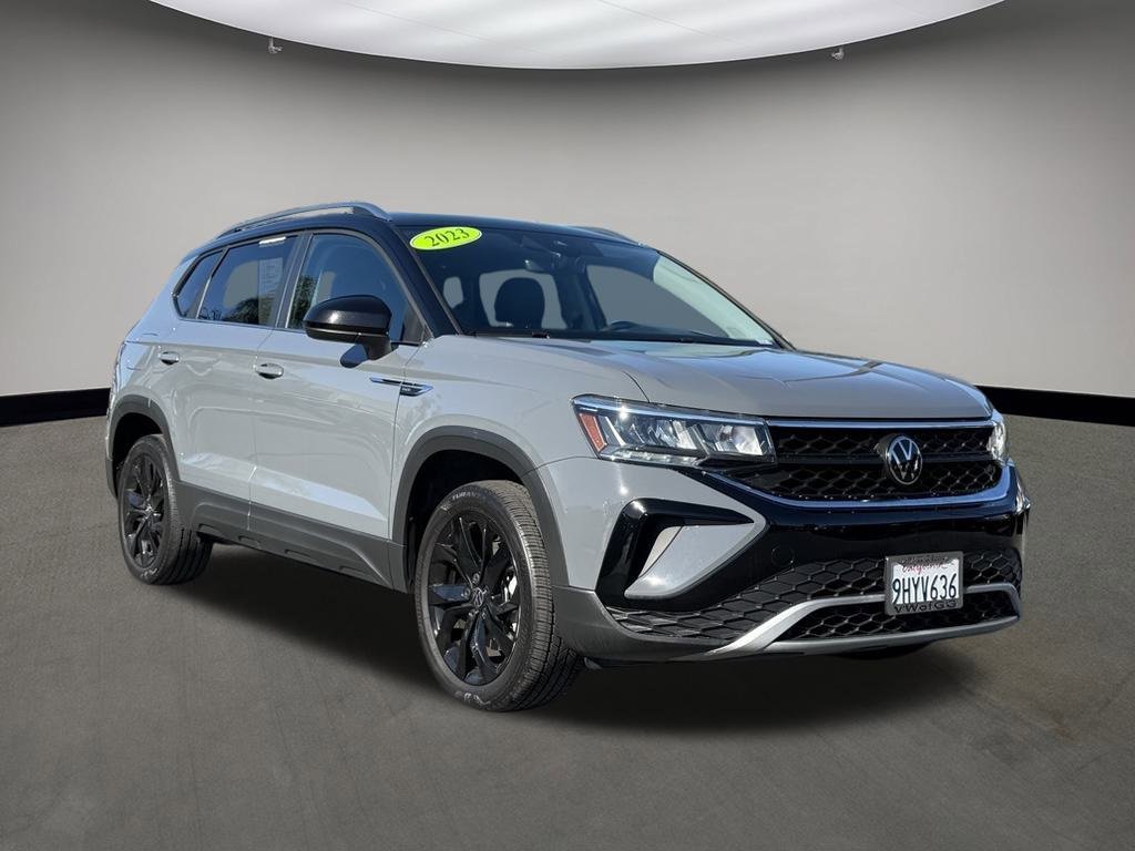 Used 2023 Volkswagen Taos SE w/ Panoramic Sunroof Package