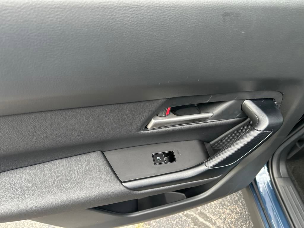 Used 2025 MAZDA CX-50 AWD 2.5 S w/ Cargo Package image 23