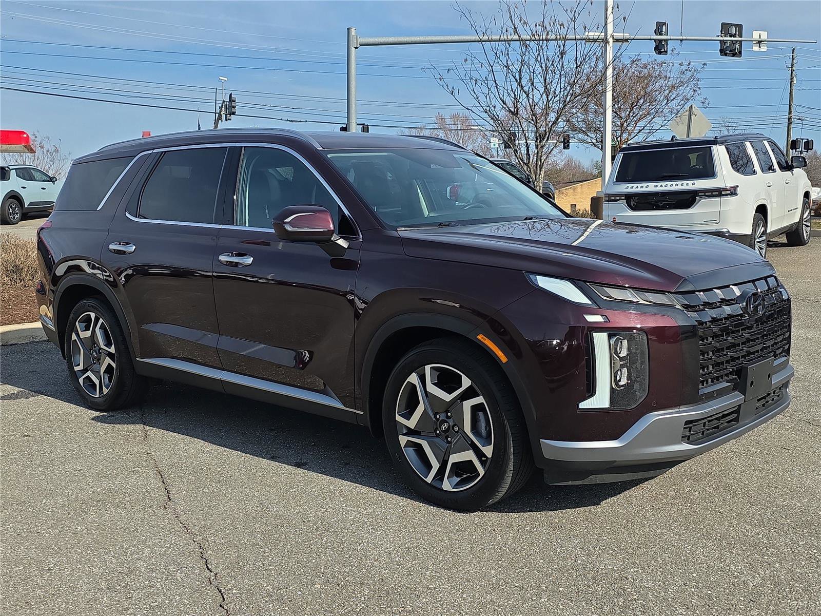 Used 2023 Hyundai Palisade SEL image 2