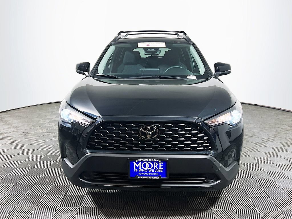 Certified 2025 Toyota Corolla Cross LE w/ Moonroof Package AWD/4WD image 2