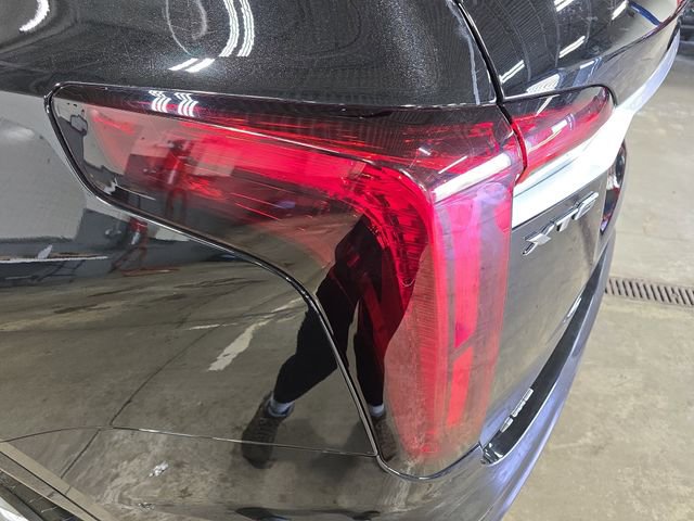 Used 2025 Cadillac XT6 Luxury image 38