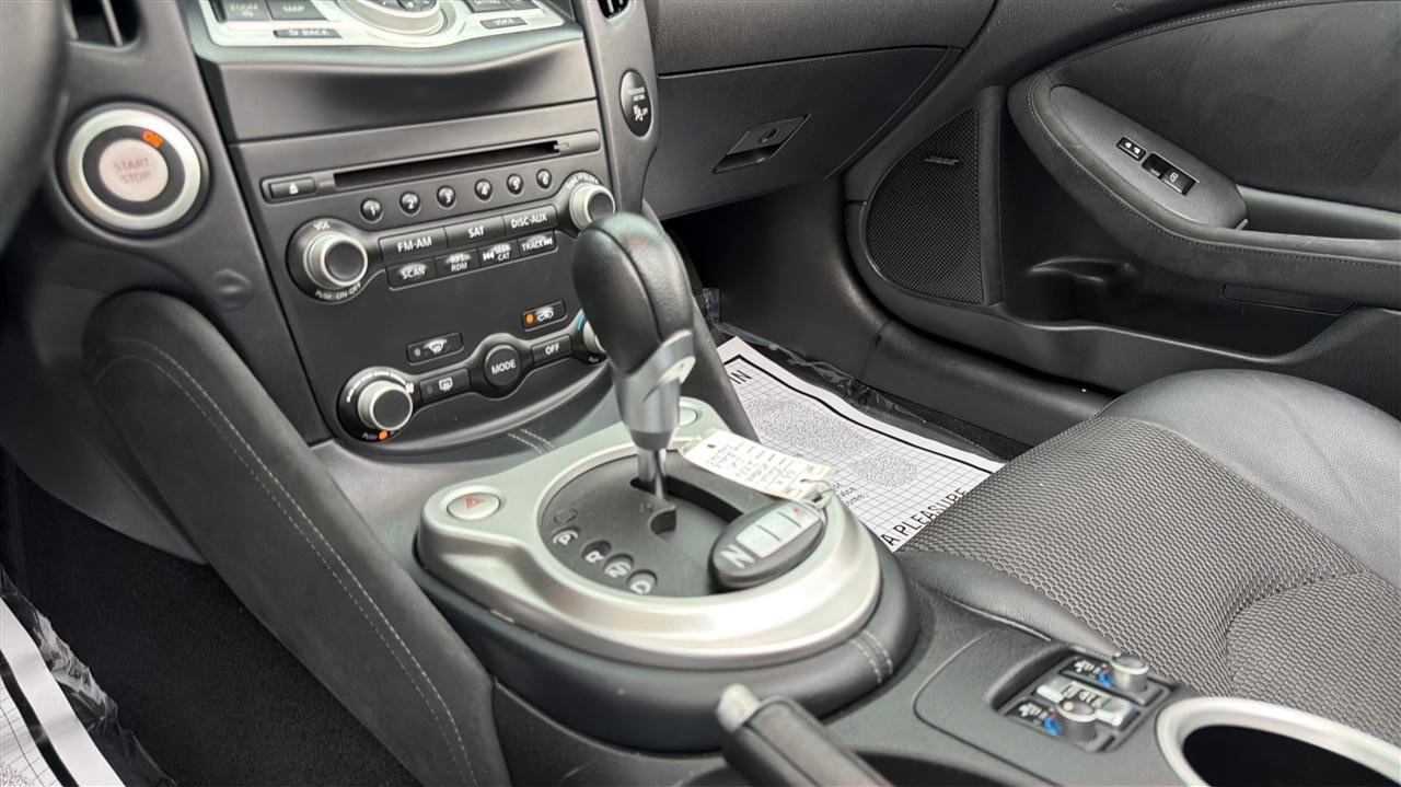 Used 2010 Nissan 370Z Touring w/ Sport Pkg RWD image 21