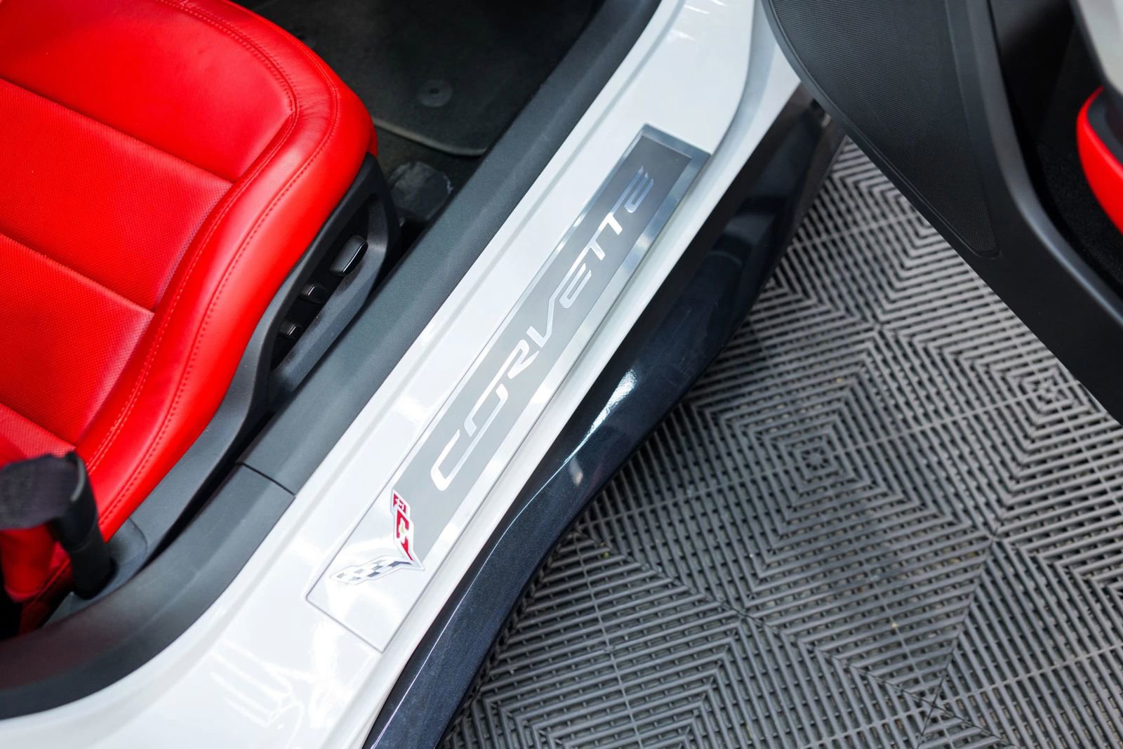 Used 2016 Chevrolet Corvette Z06 w/ Z07 Performance Package RWD image 38