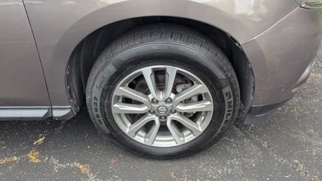 Used 2014 Nissan Pathfinder S AWD/4WD image 11