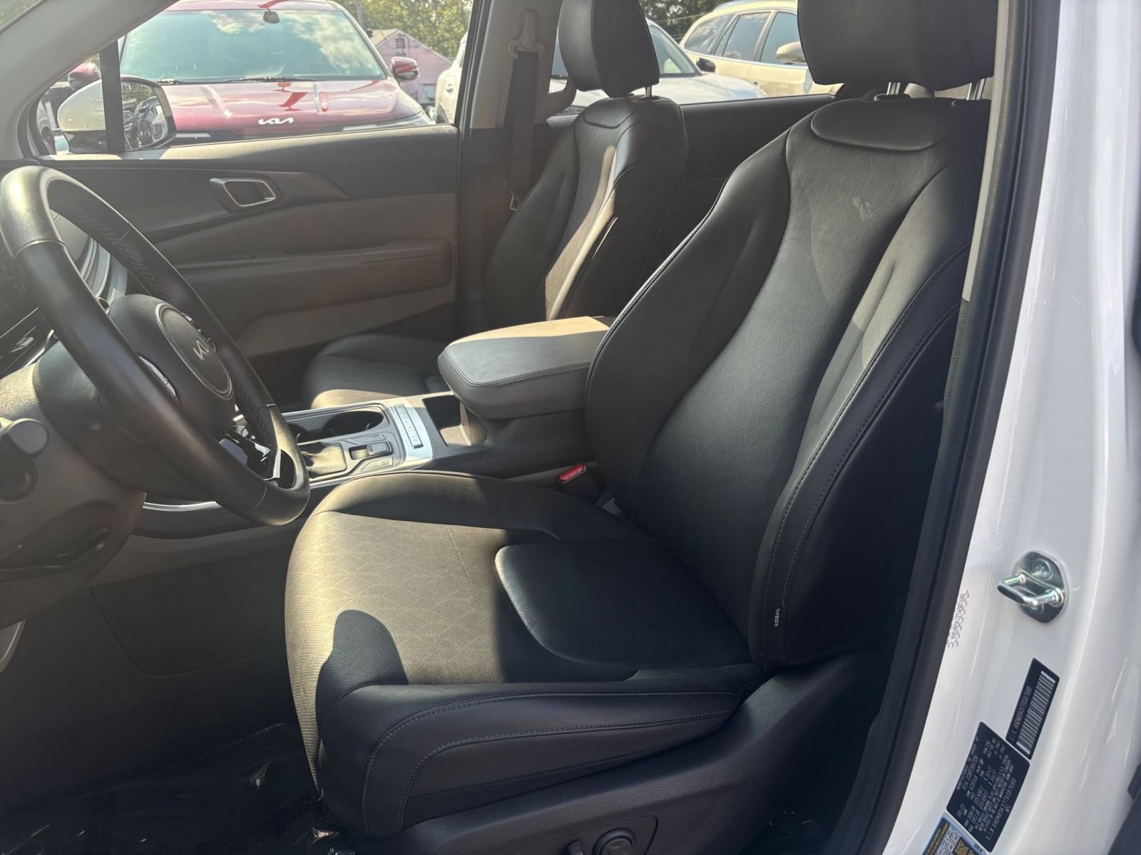 Used 2026 Kia Carnival FWD image 38