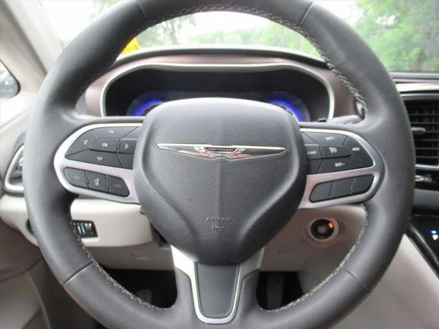 Certified 2023 Chrysler Voyager LX FWD image 20