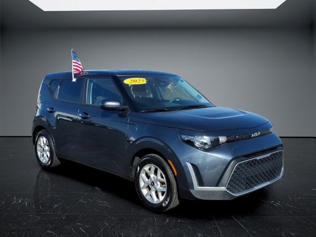 Used 2025 Kia Soul LX w/ LX Technology Package FWD image 5