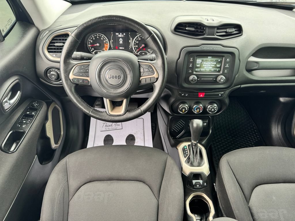 Used 2016 Jeep Renegade Latitude w/ Cold Weather Group FWD image 19
