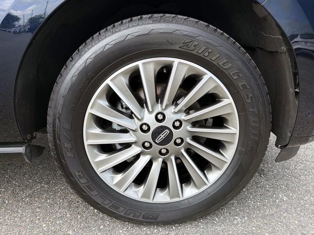 Used 2021 Lincoln Navigator 2WD image 10