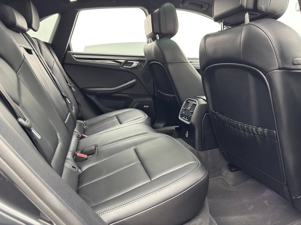 Used 2022 Porsche Macan S AWD/4WD image 39