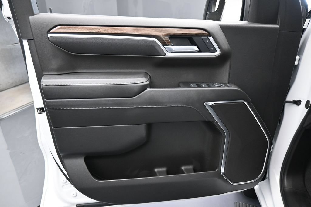 Used 2025 Chevrolet Silverado 1500 RST RWD image 13