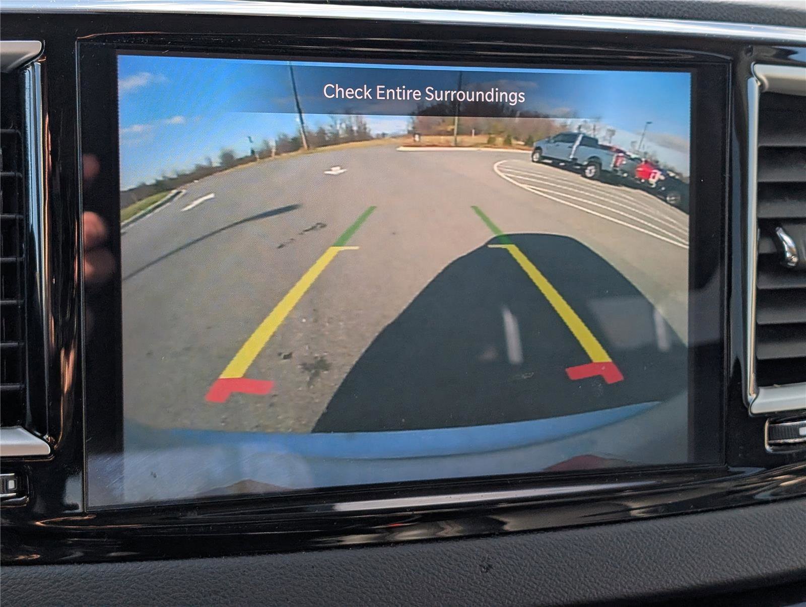 Used 2024 Chrysler Pacifica Touring-L image 27