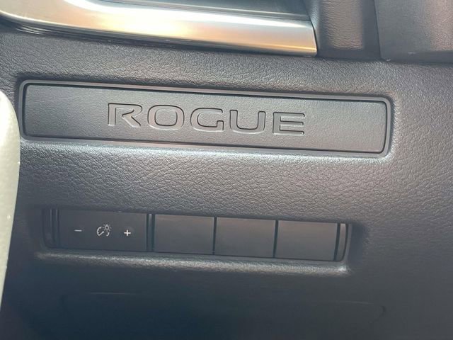 Used 2023 Nissan Rogue S AWD/4WD image 23