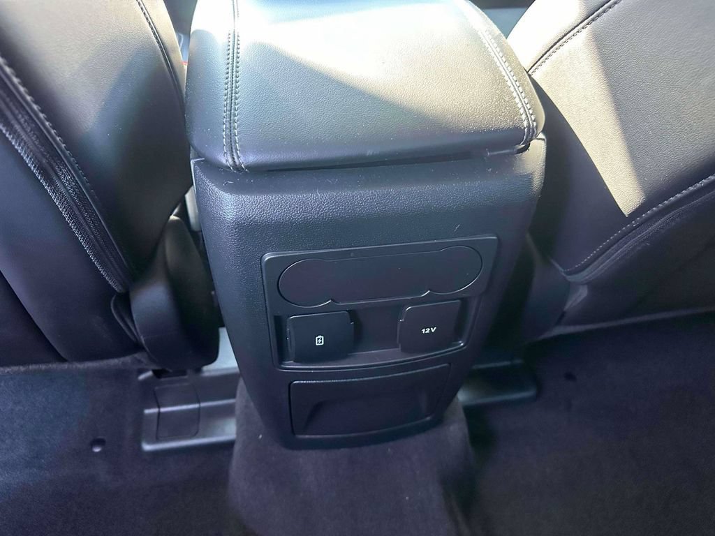 Used 2024 Ford Explorer XLT w/ Equipment Group 202A AWD/4WD image 12