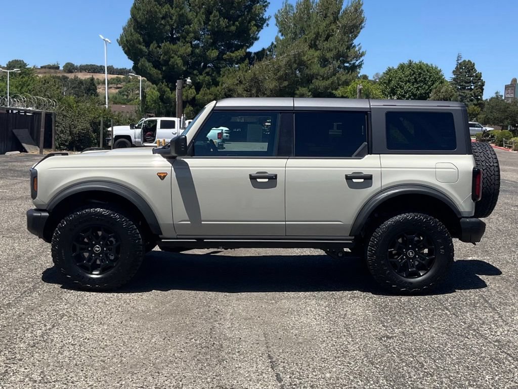 Used 2026 Ford Bronco Badlands AWD/4WD image 3