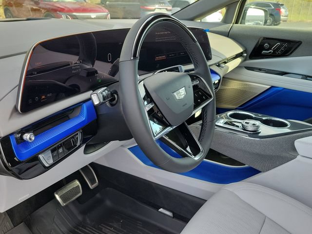 New 2026 Cadillac Optiq Sport 2 w/ LPO, Floor Liner Package AWD/4WD image 22