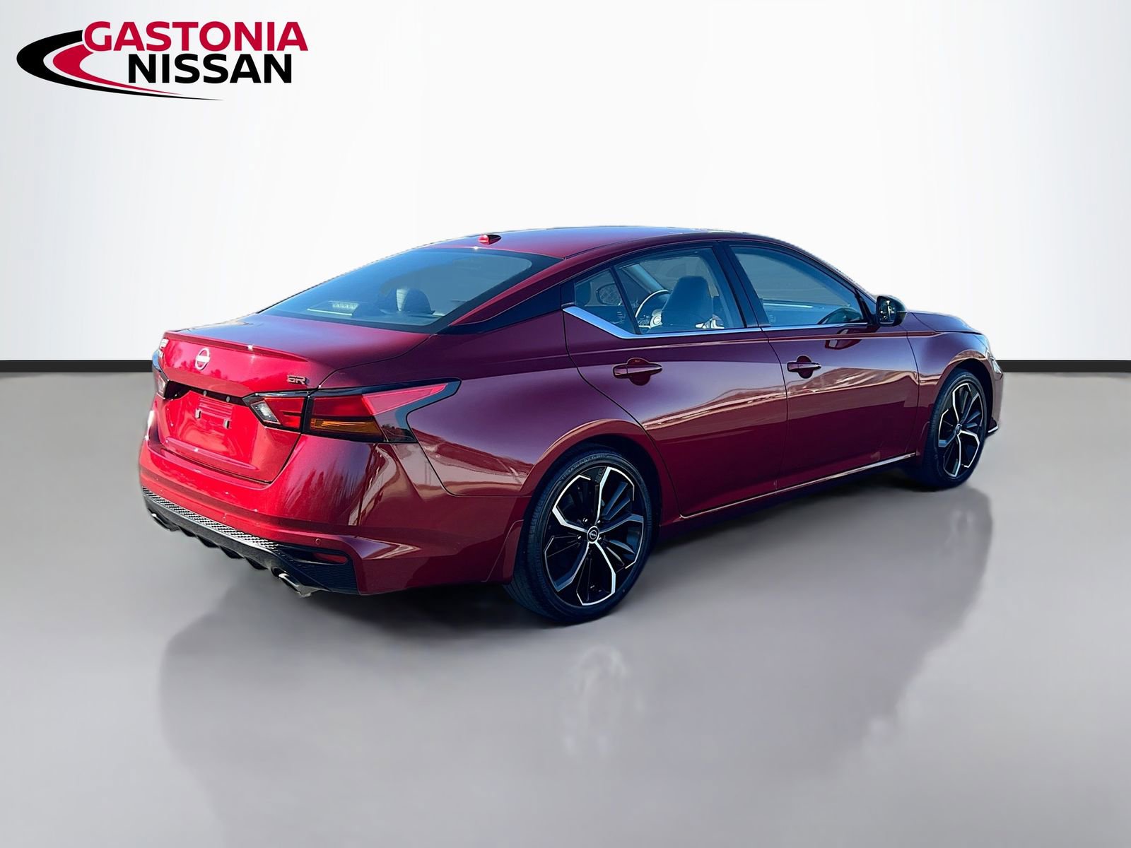 Used 2024 Nissan Altima 2.5 SR w/ SR Premium Package image 9