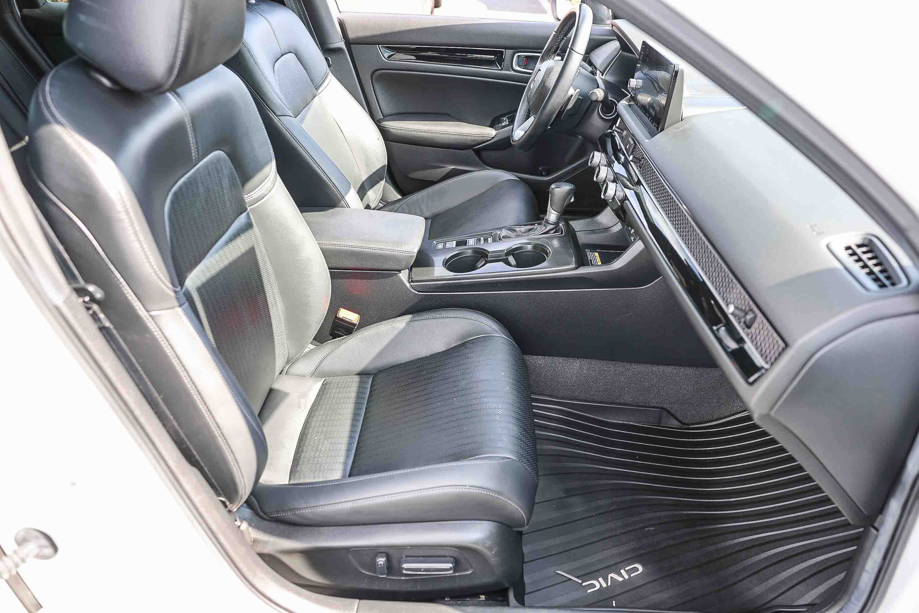 Certified 2024 Honda Civic Sport Touring image 9