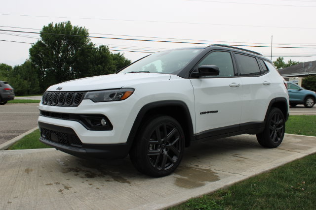 New 2026 Jeep Compass Limited w/ Sun, Sound & Navigation Group AWD/4WD image 8