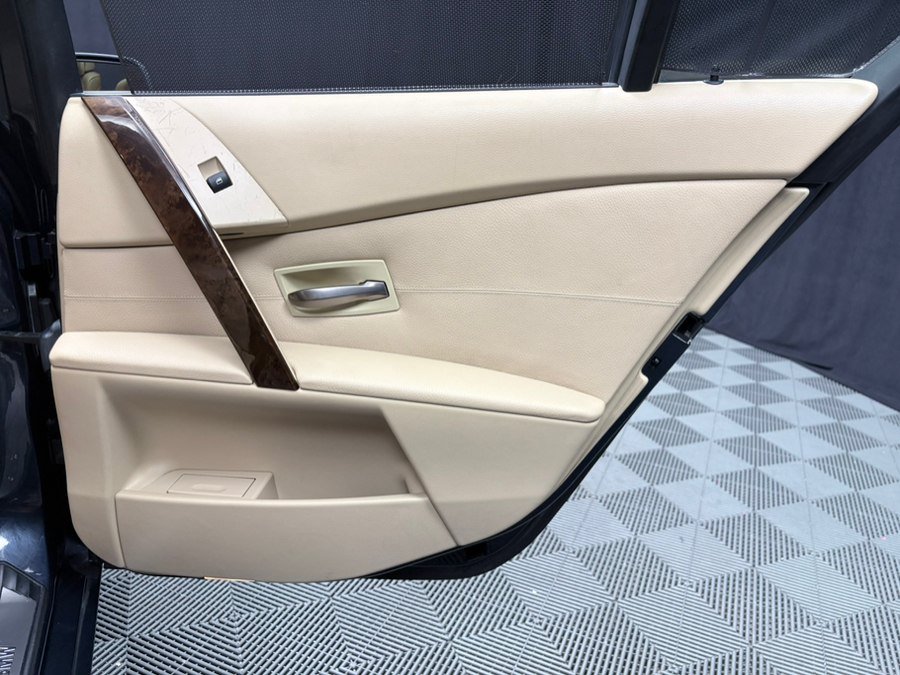 Used 2007 BMW 530xi Sedan AWD/4WD image 24