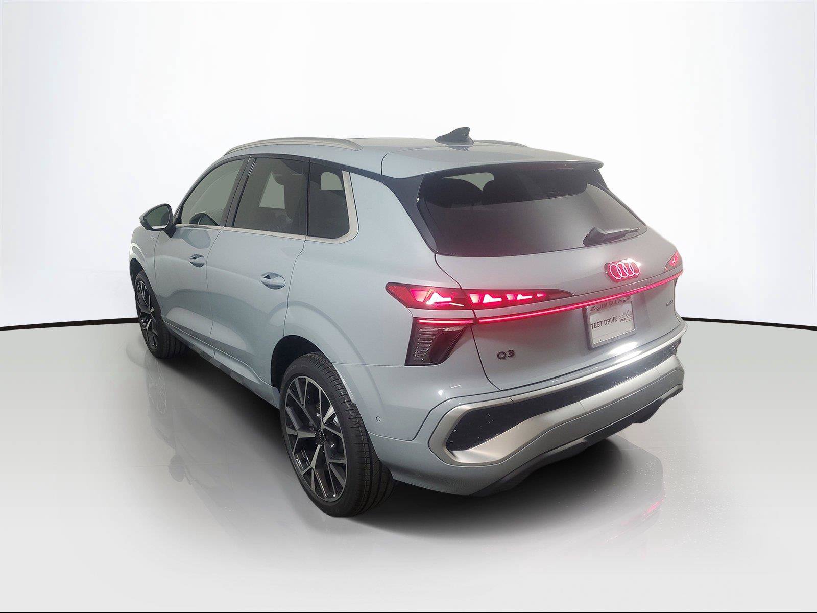 New 2026 Audi Q3 quattro 2.0T AWD/4WD image 4