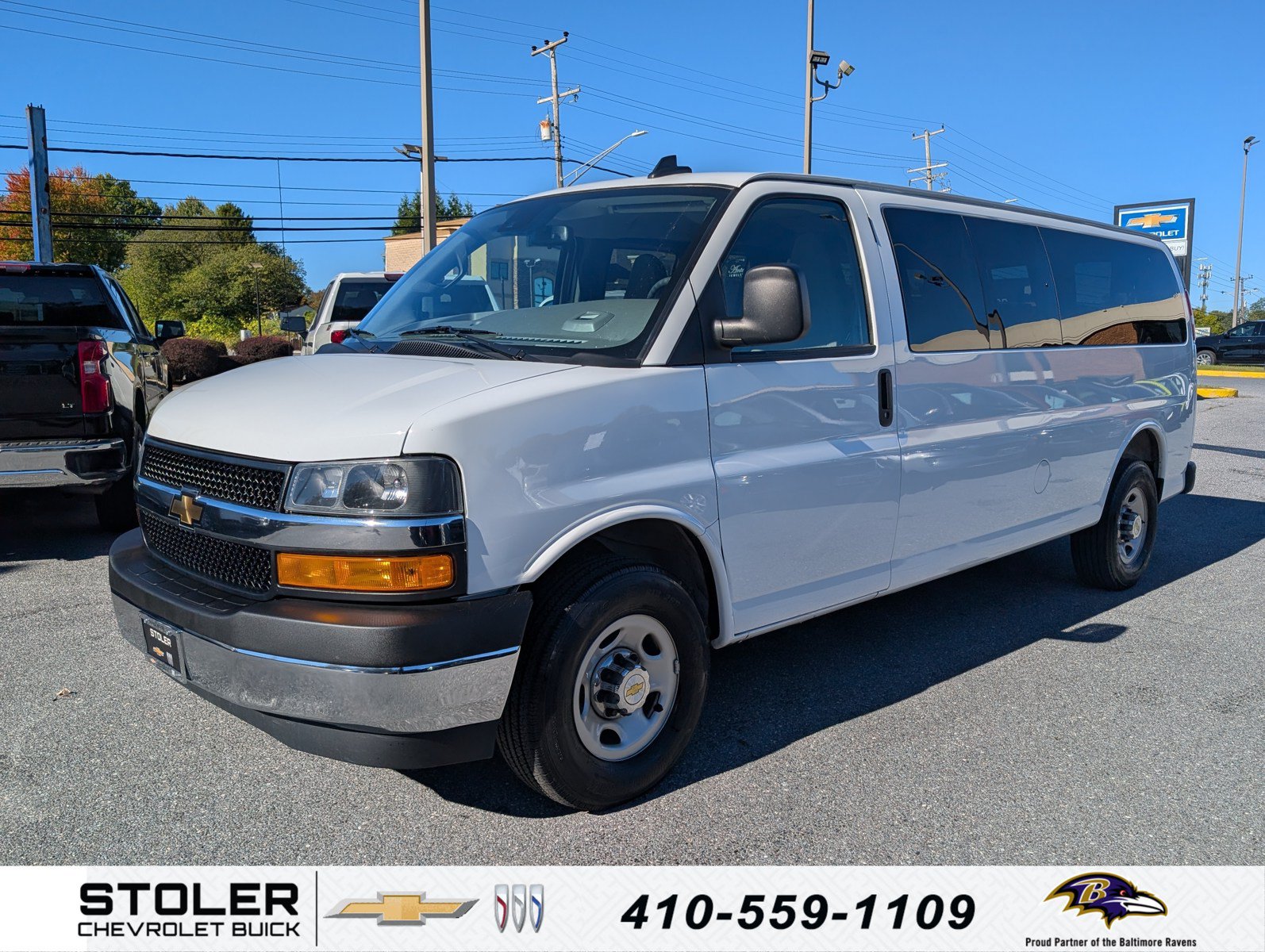 Used 2025 Chevrolet Express 3500 LT w/ LT Preferred Equipment Group RWD image 1