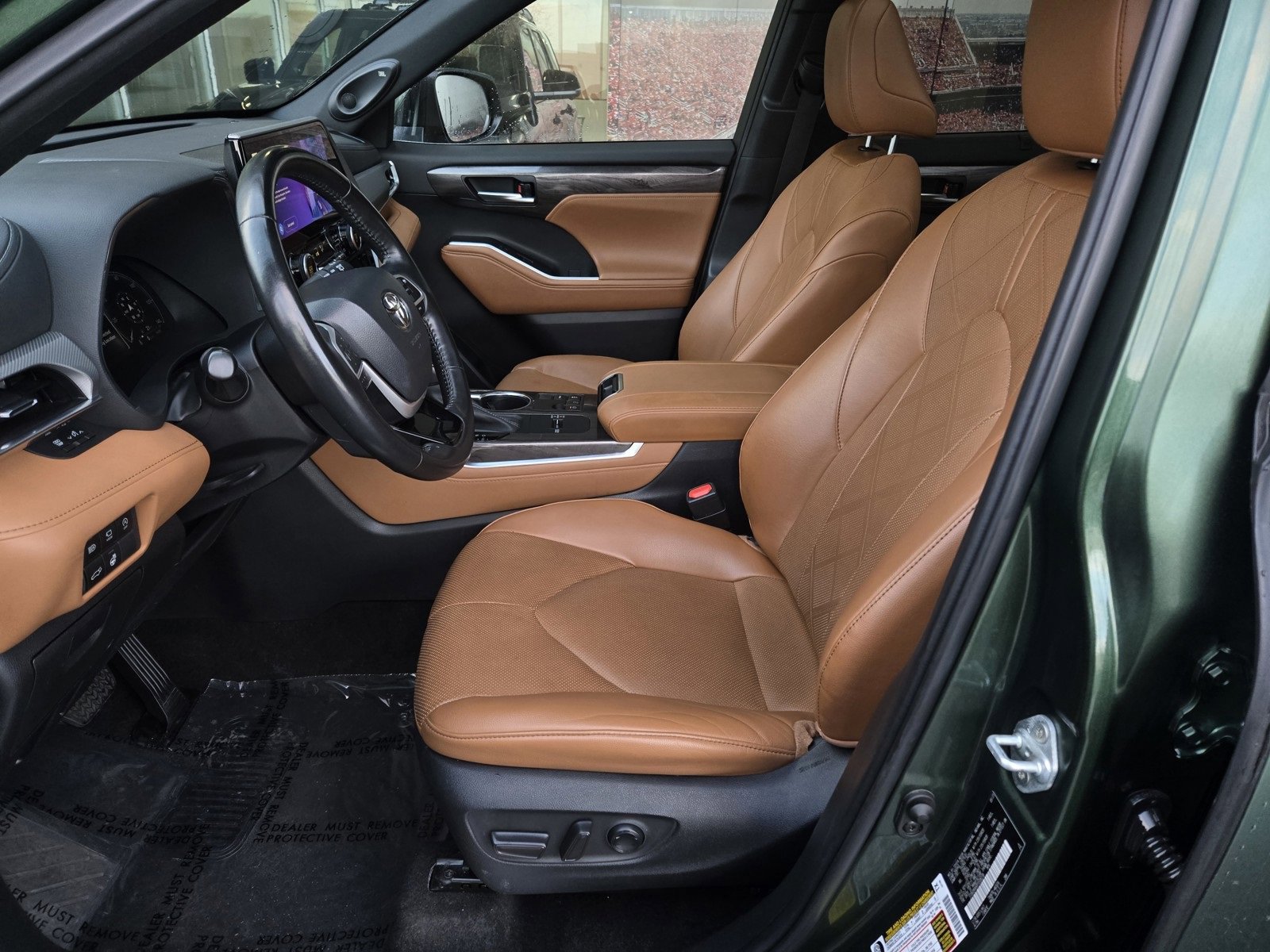 Used 2023 Toyota Highlander Platinum image 18