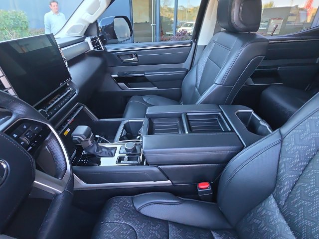 Used 2024 Toyota Tundra Limited AWD/4WD image 11