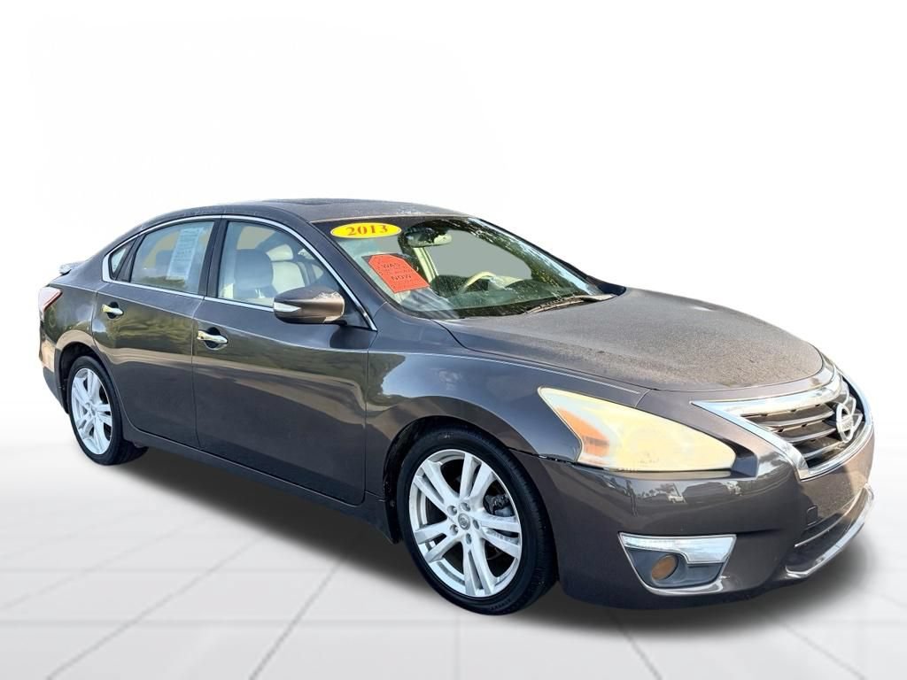 Used 2013 Nissan Altima 3.5 SL w/ Technology Pkg FWD image 9