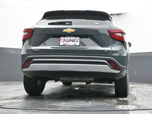 Used 2025 Chevrolet Trax LT image 47