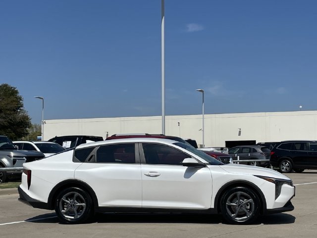 Used 2025 Kia K4 FWD image 3