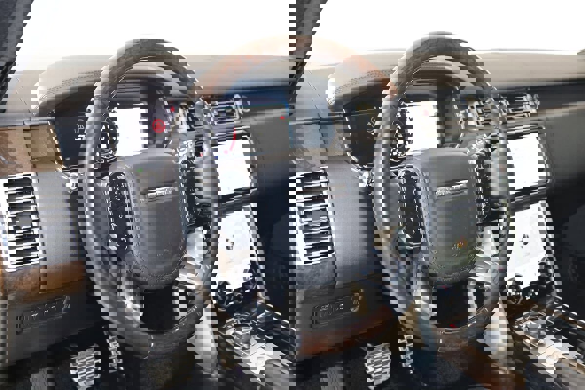 Used 2021 Land Rover Range Rover P525 Westminster Edition image 6