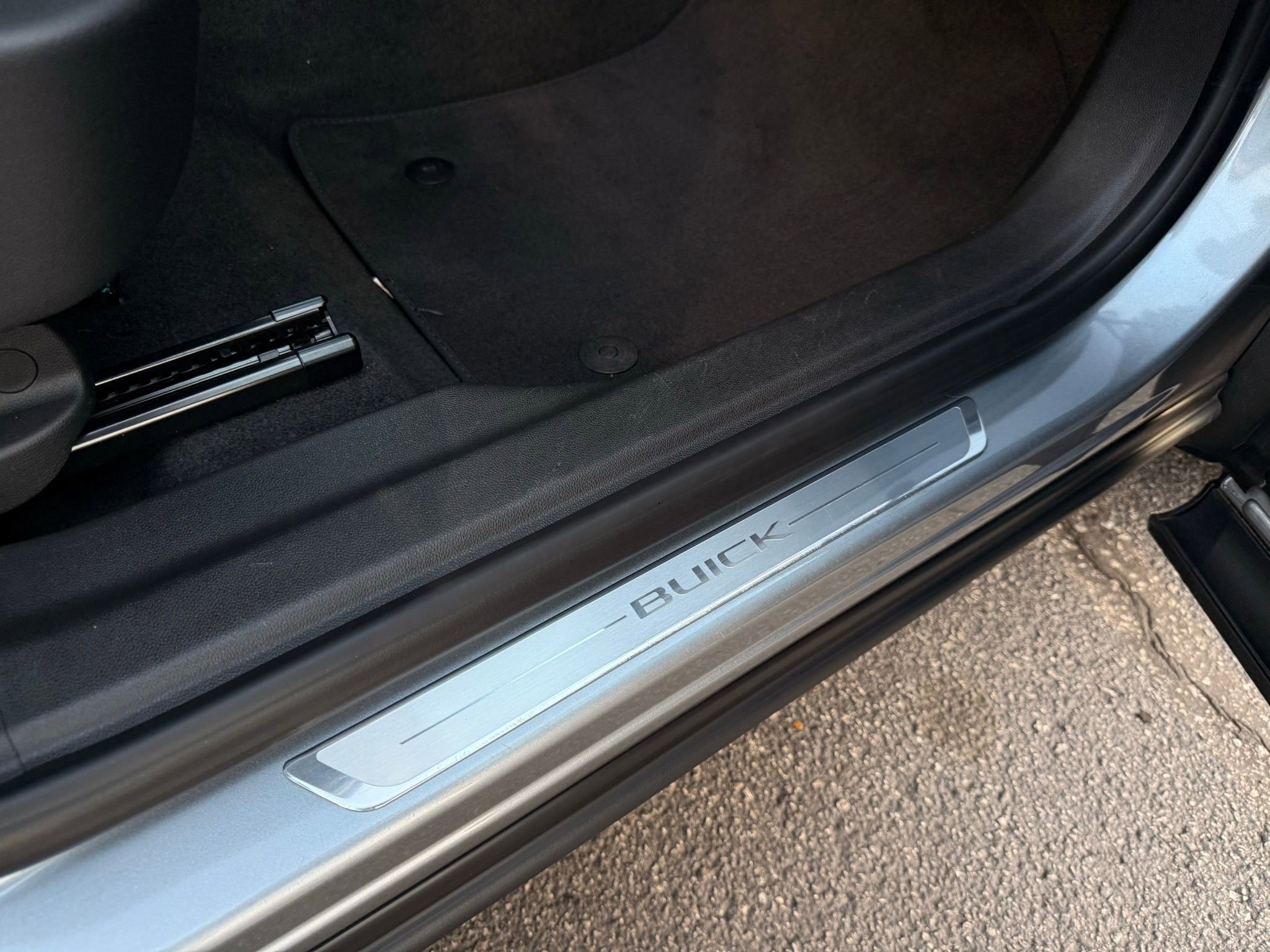 Used 2025 Buick Envision Preferred image 17