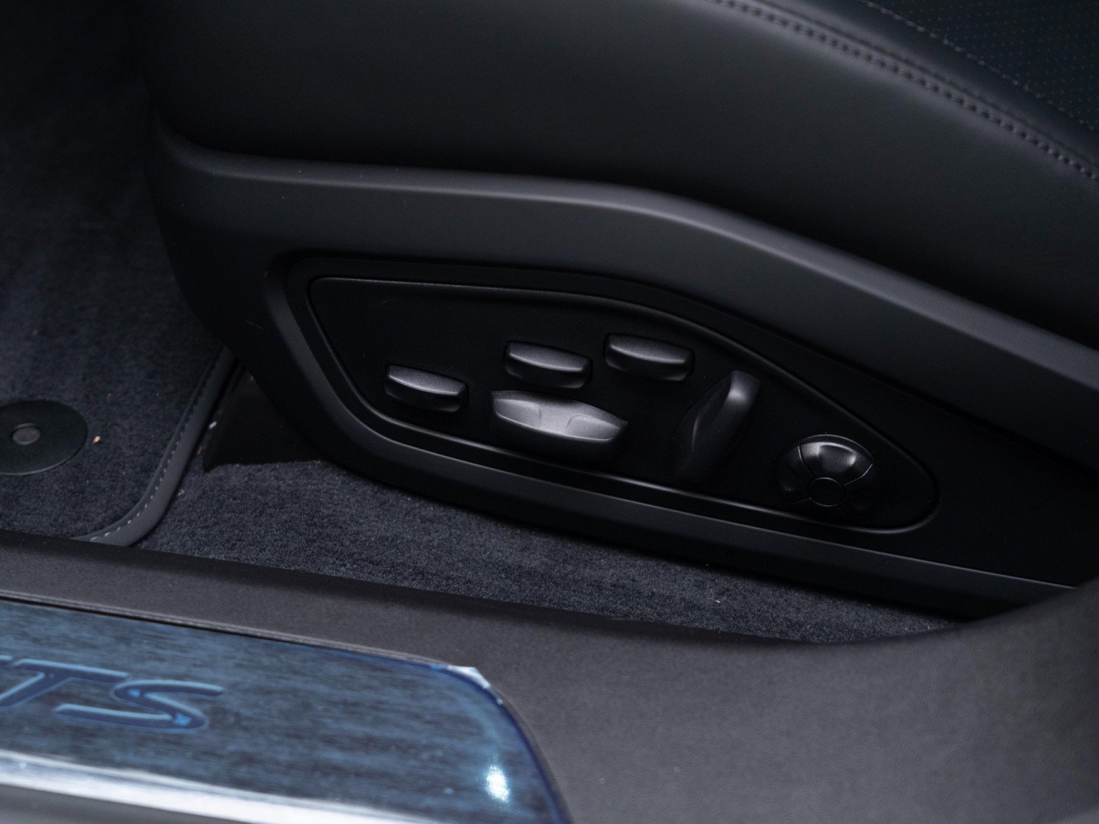 New 2026 Porsche Taycan GTS image 16