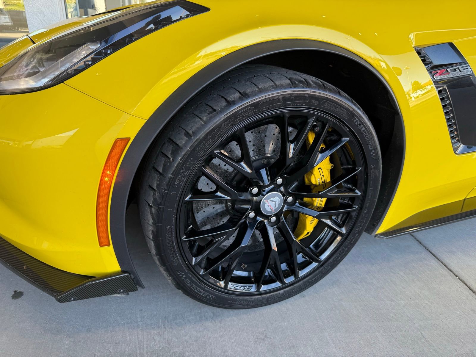 Used 2016 Chevrolet Corvette Z06 w/ 3LZ Preferred Equipment Group image 13