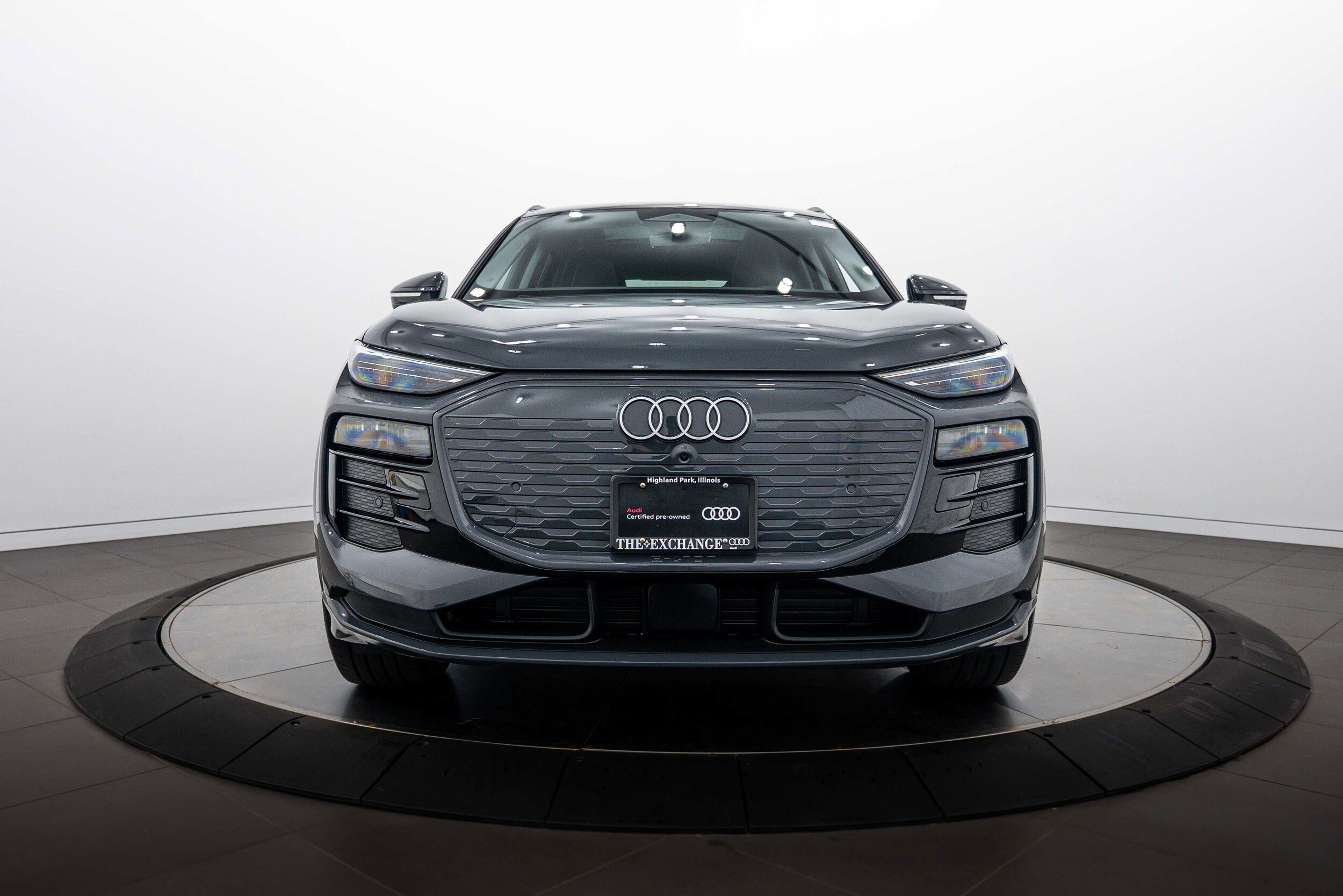Used 2025 Audi Q6 e-tron Premium Plus w/ Premium Plus AWD/4WD image 25